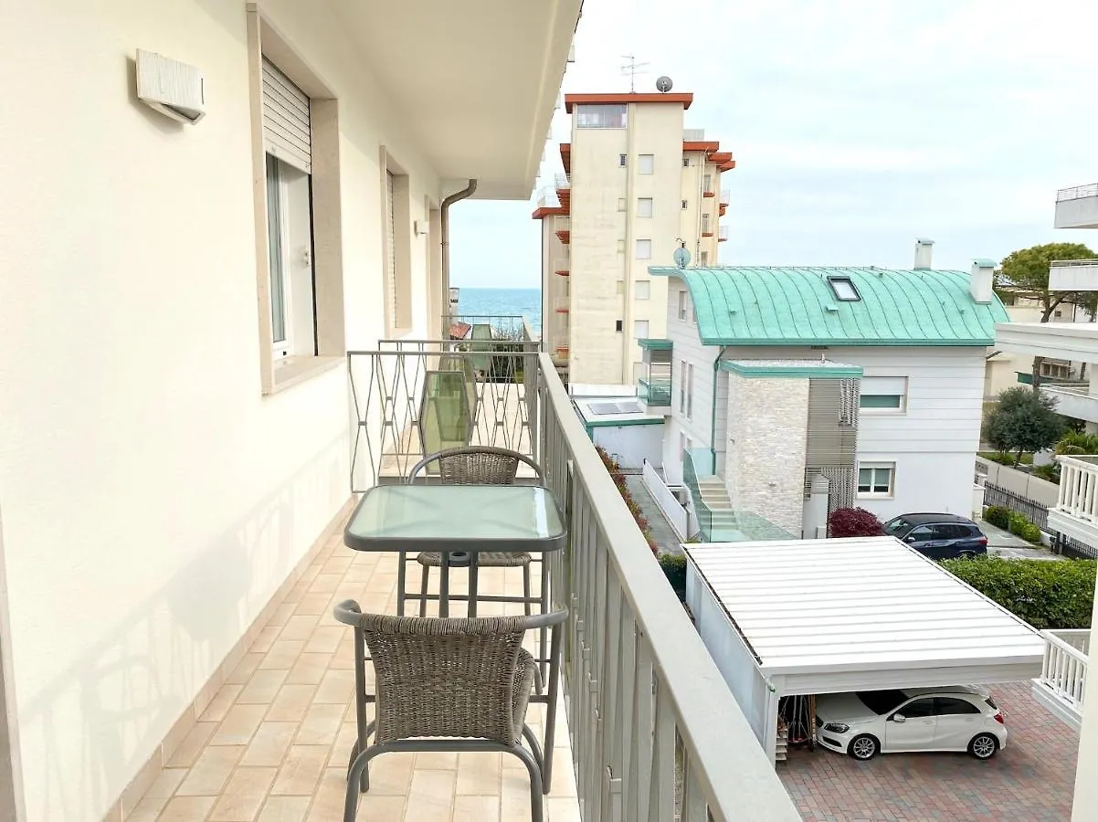 Appartamenti Cristina Carraro Immobiliare - Family Apartments Lido di Jesolo 0*,  Itália