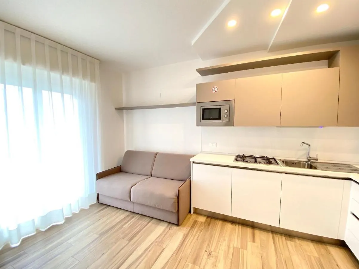 Appartamenti Cristina Carraro Immobiliare - Family Apartments Lido di Jesolo 0*,  Itália