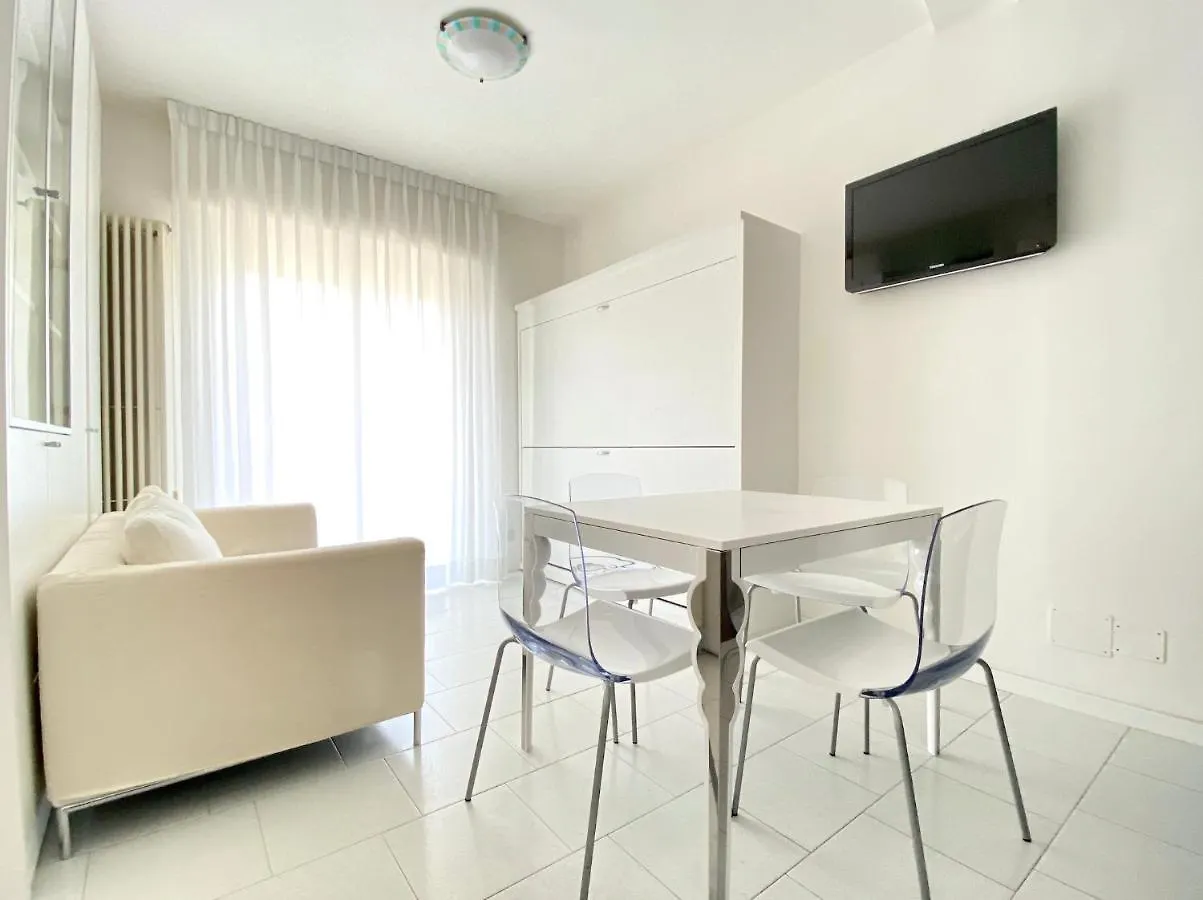 Appartamenti Cristina Carraro Immobiliare - Family Apartments Lido di Jesolo 0*,